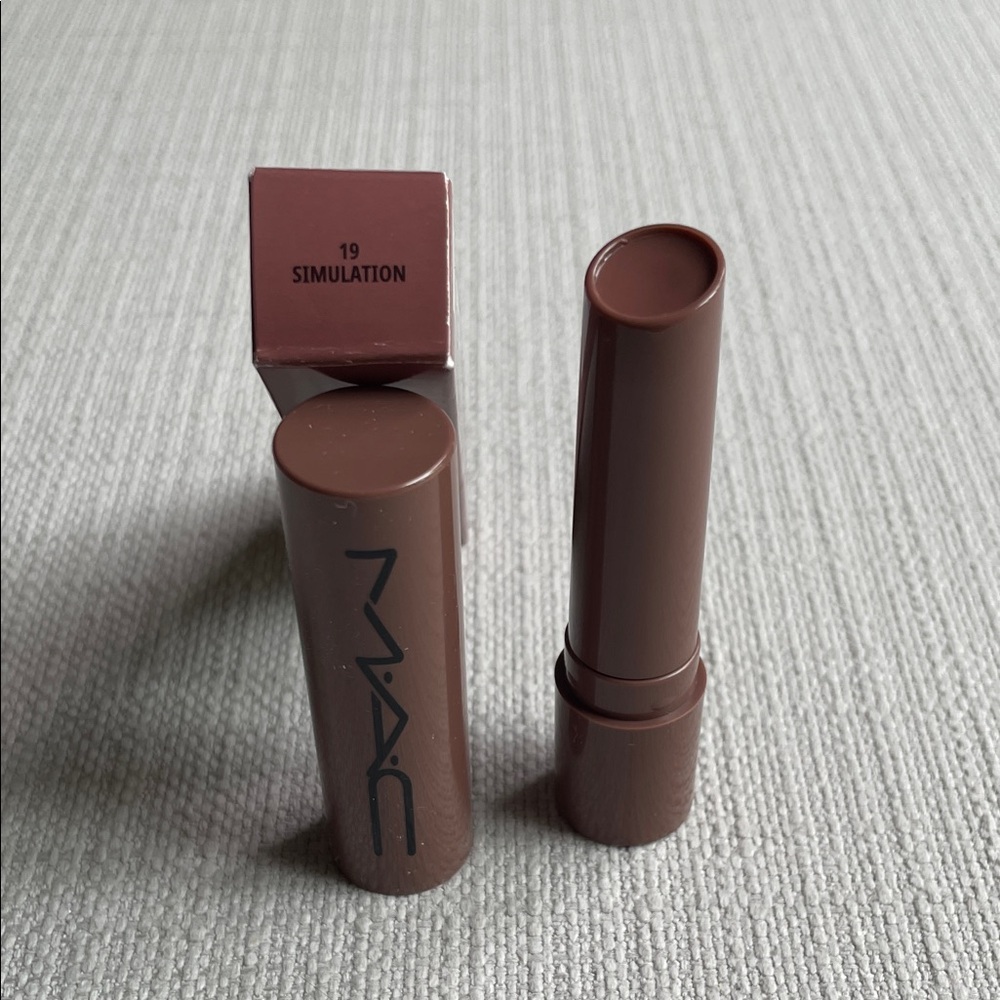 MAC Cosmetics Squirt Plumping Gloss Stick - 19 simulation